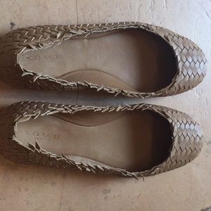 Coach 7.5 Tan Leather Woven Flats